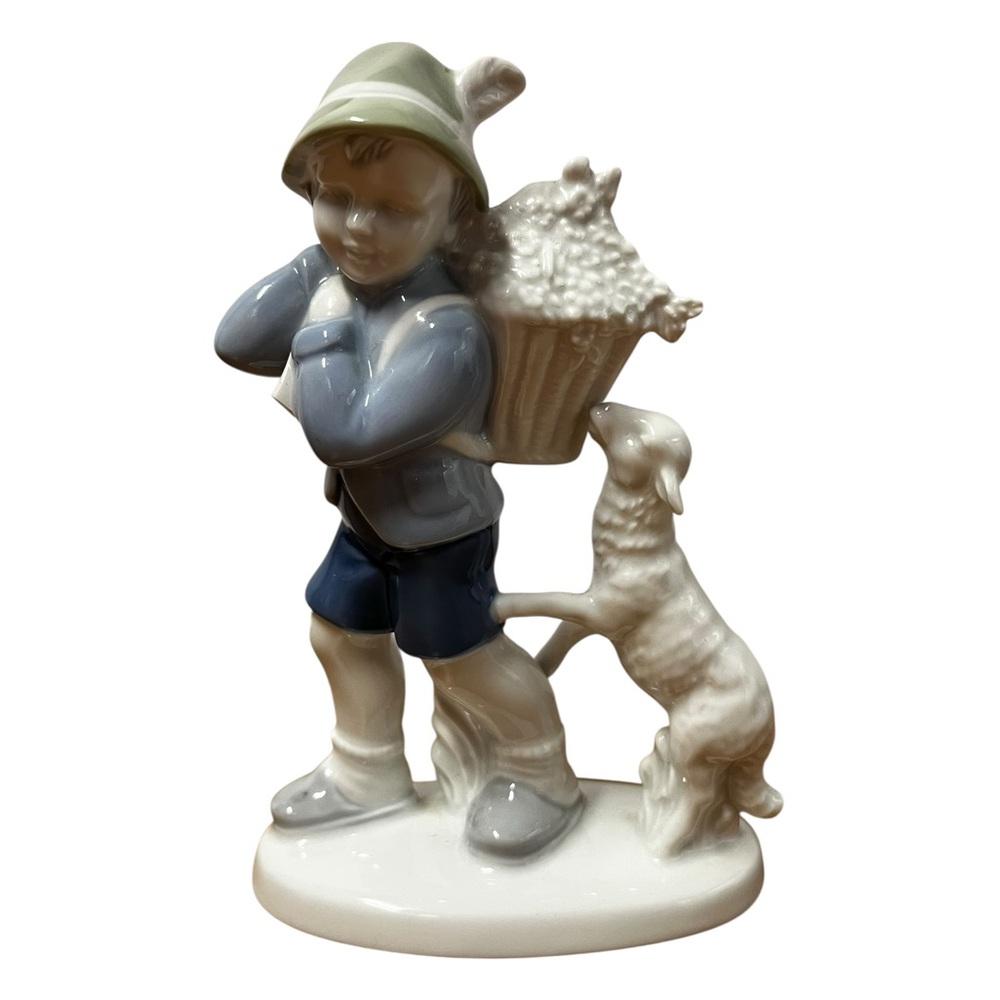Vintage Porzellan Bavaria Handpainted Boy Lamb Figurine 6.5” Farmhouse